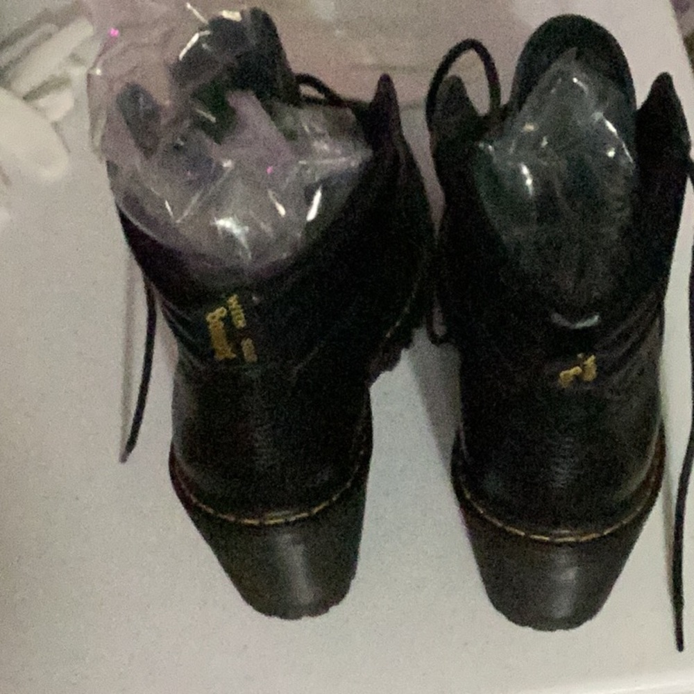 Dr. Martins Persephone Milled Napa Leather Boot size 9 US